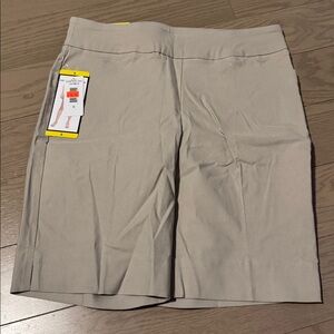 size 6 Women's Hilary Radley Black Shorts